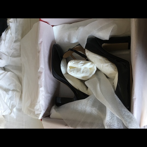 Valentino Garavani Tan-go Tango leather pump - Picture 6 of 7